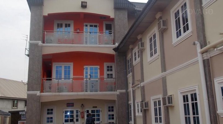 Dubbin Hotel & Suites