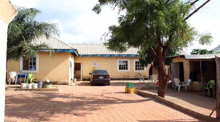 Kuzy Suites & Guest House