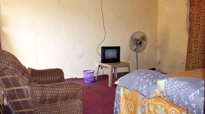 Kuzy Suites & Guest House