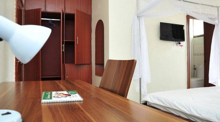 Five To Five Hotel
