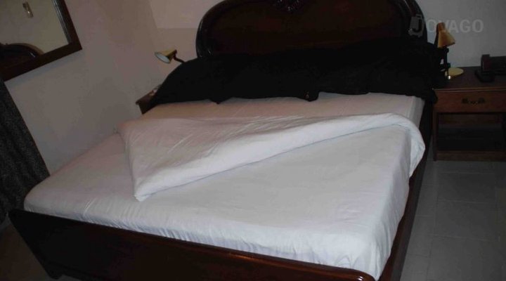 Crest Hotel & Gardens