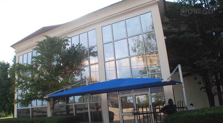 Crest Hotel & Gardens