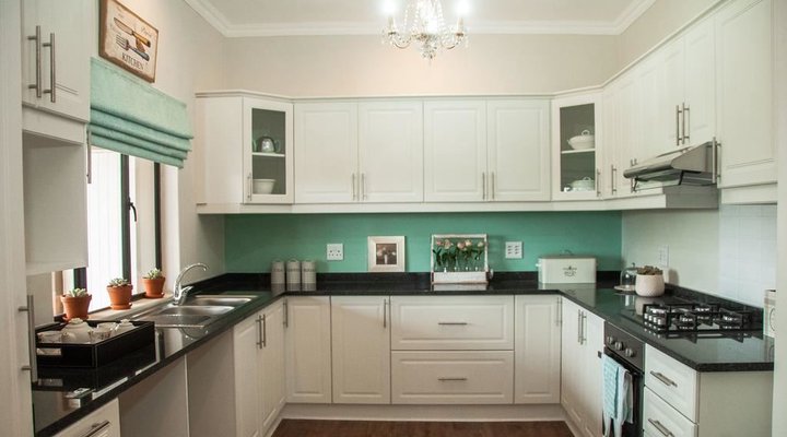 Giant's View Village