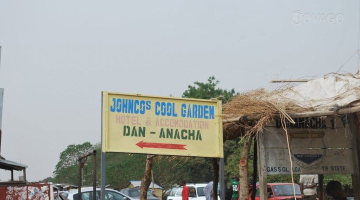 Johnco's Garden Hotel