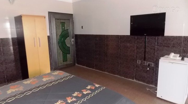 Golden Wax Garden And Suites