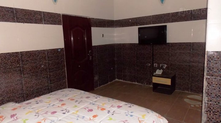 Golden Wax Garden And Suites