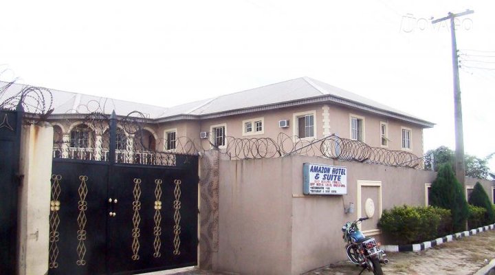 Amazon Hotel & Suites
