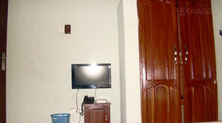 Amazon Hotel & Suites