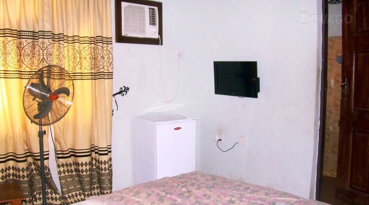 Amazon Hotel & Suites