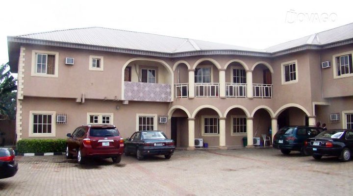 Amazon Hotel & Suites