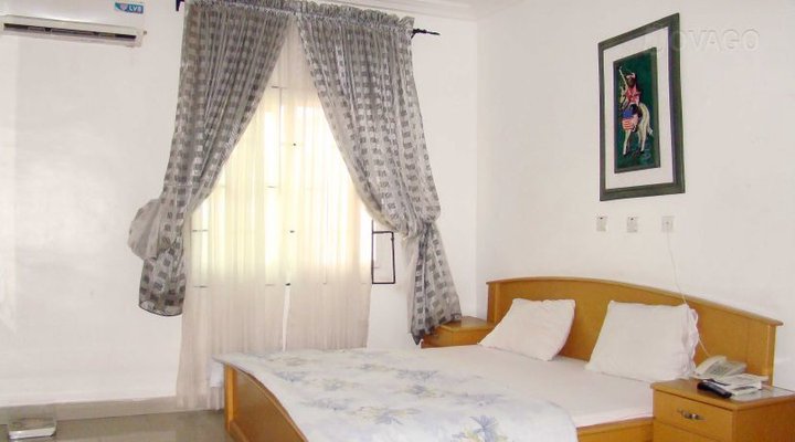 Domfav Hotel & Suites