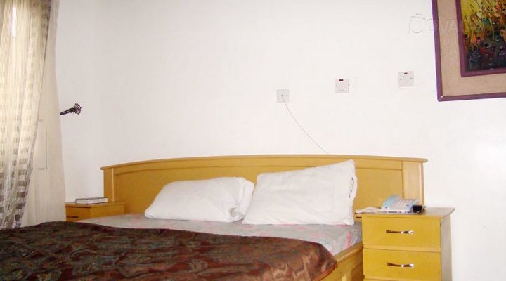 Domfav Hotel & Suites