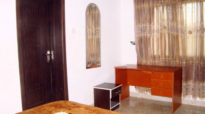 Domfav Hotel & Suites
