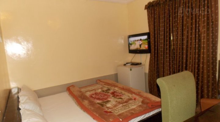 Orchard Villa, Surulere