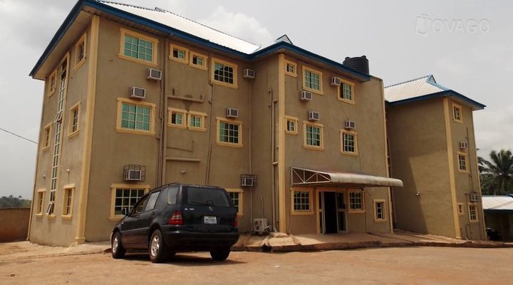 Stop Over Hotel, Ahaba Imenyi