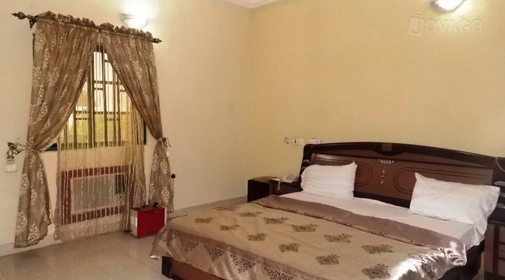 De Merit Executive Suite & Hotels Ltd