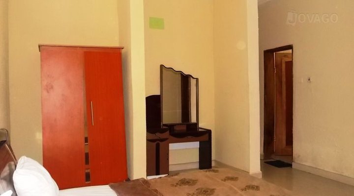 De Merit Executive Suite & Hotels Ltd