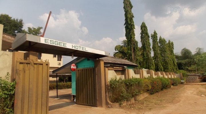 Esgee Hotel