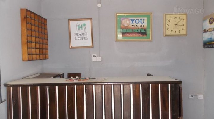Esgee Hotel