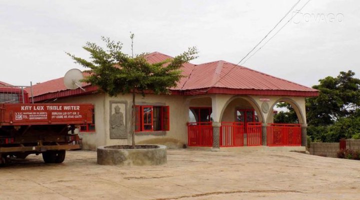 Kaylux Guest House