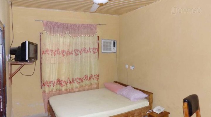 Kaylux Guest House
