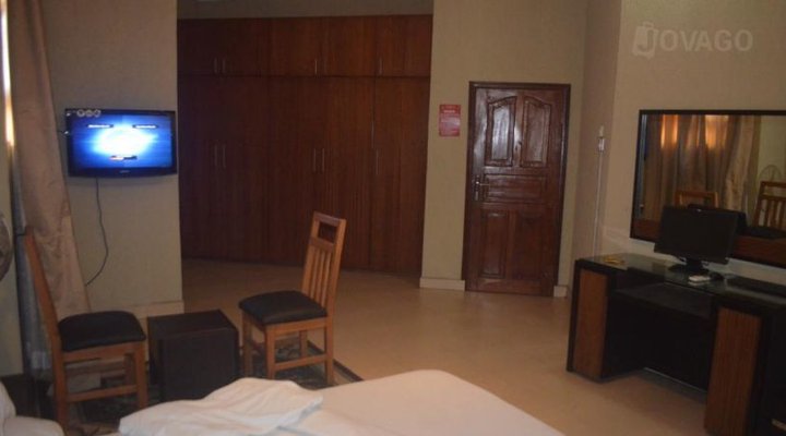 Doreana Hotel & Suite
