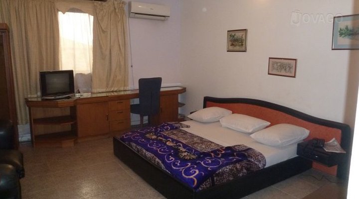 Maxin Lotus Hotel