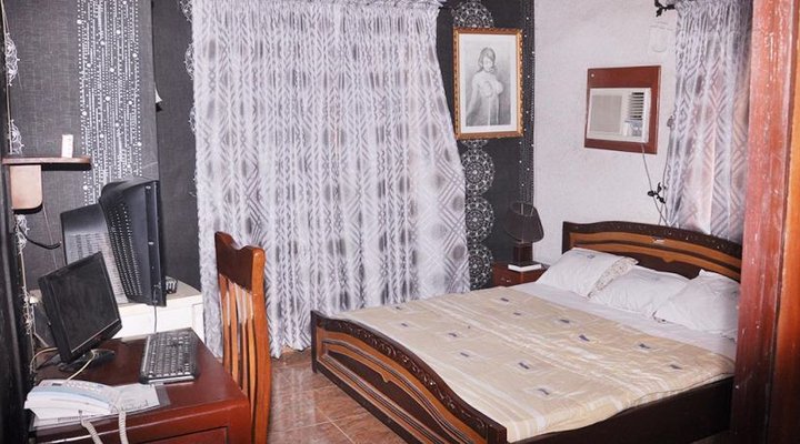 Tripple I Hotel and Suites