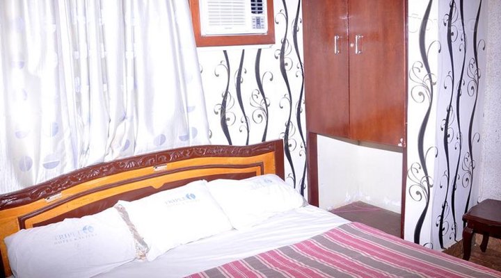Tripple I Hotel and Suites