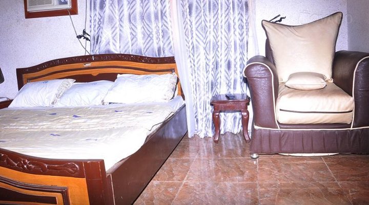 Tripple I Hotel and Suites