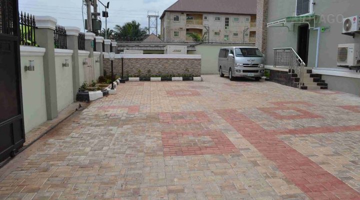 Nue Crest Hotel and Suites