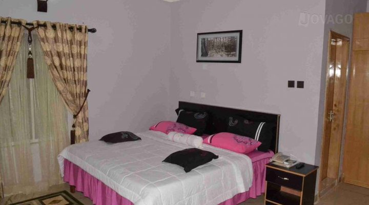 Nue Crest Hotel and Suites