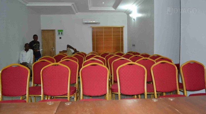 Nue Crest Hotel and Suites