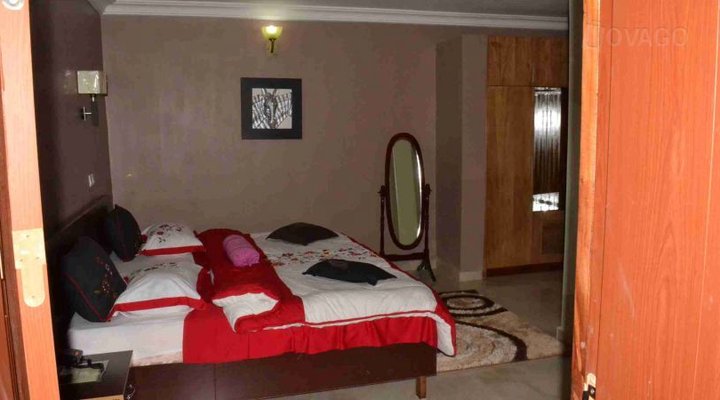 Nue Crest Hotel and Suites