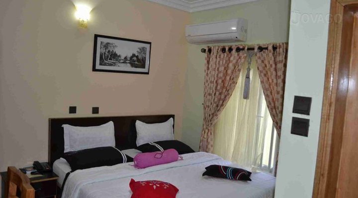 Nue Crest Hotel and Suites