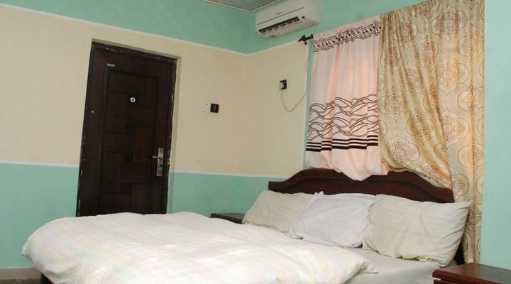 Mandy's Hotel And Suites
