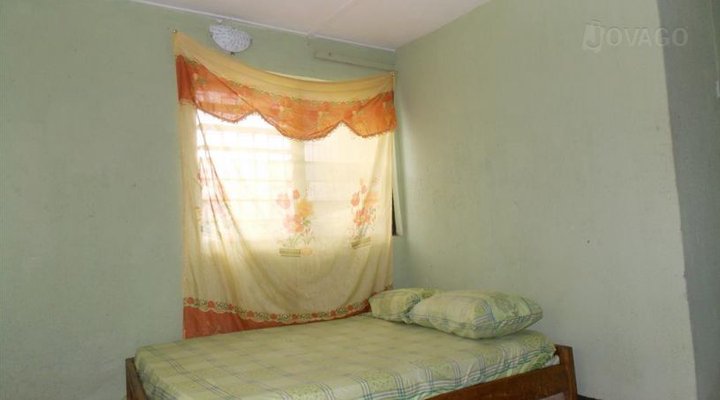 Model Exclusive Corner