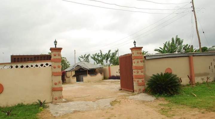 Yin-Baba Guest House