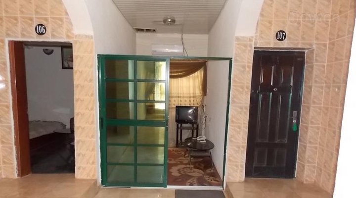 Peace Exclusive Suites & Restaurant