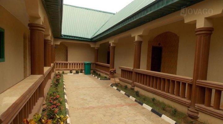 Peace Exclusive Suites & Restaurant