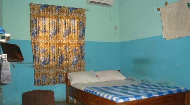 Step Down Bar And Hotel