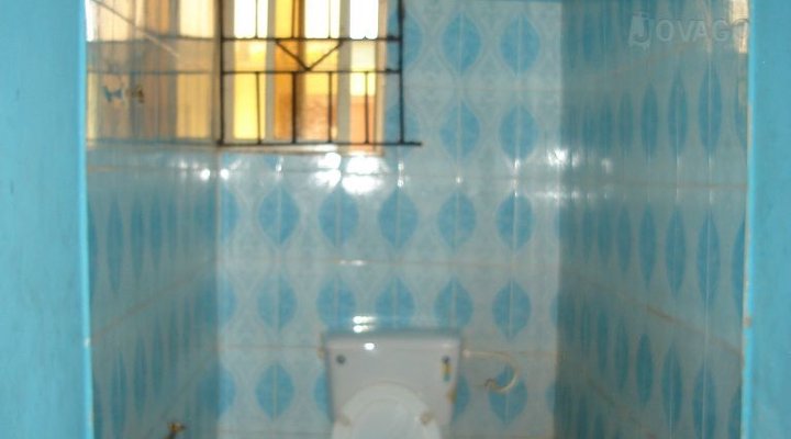 Step Down Bar And Hotel