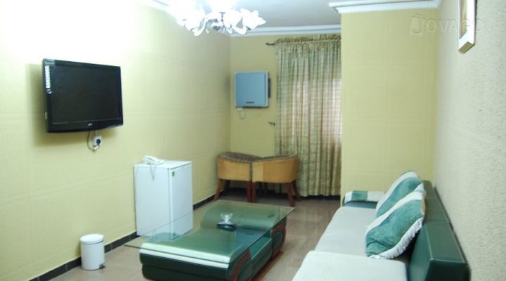 Iye Hotel And Suites