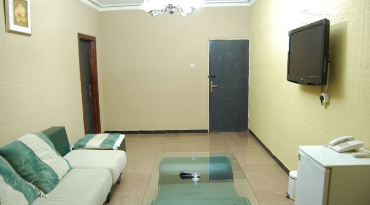 Iye Hotel And Suites