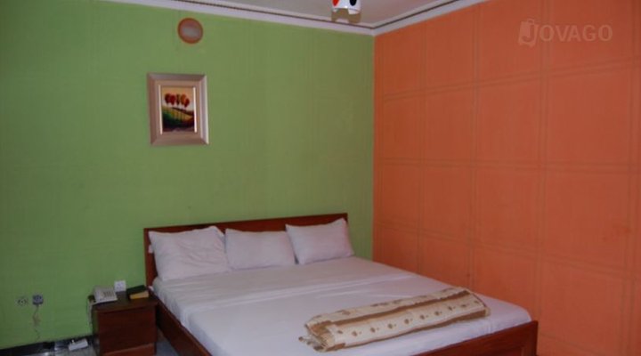 Iye Hotel And Suites