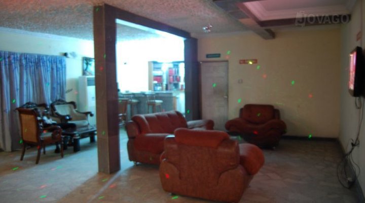 Iye Hotel And Suites