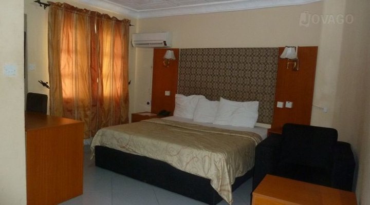 South Gate Hotel Ltd