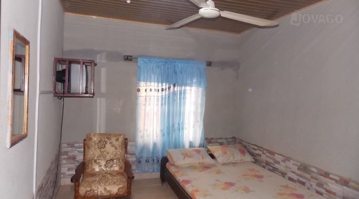 Roma Zee Guest House