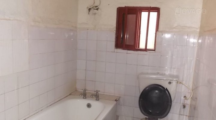 Roma Zee Guest House