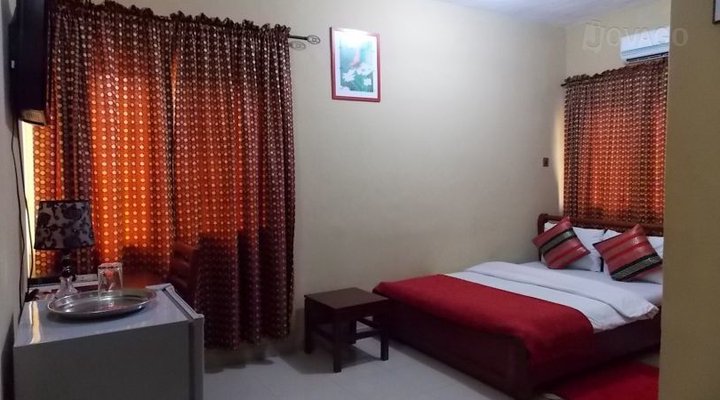 Academy Suites